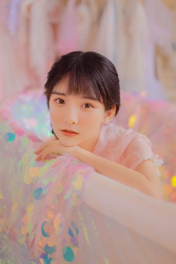 公交车掀开奶罩边躁狠狠躁漫画